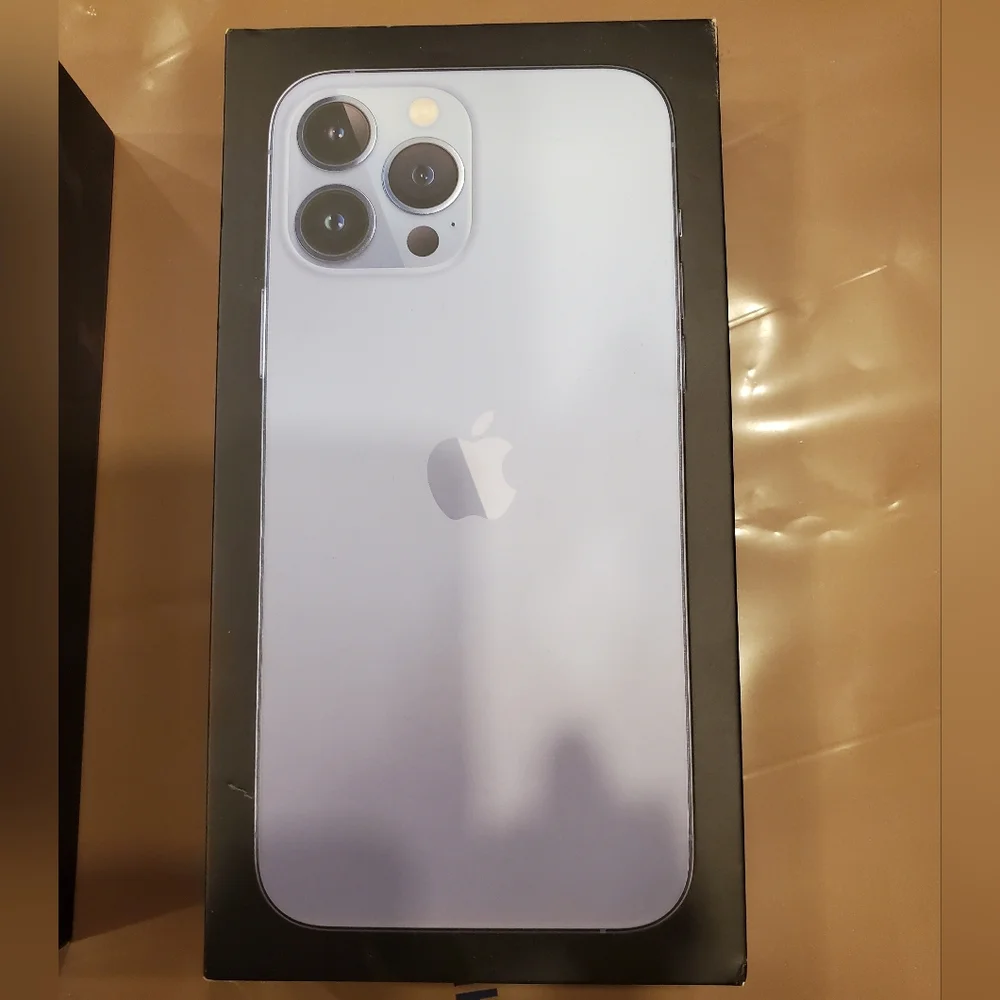 Apple iPhone Box